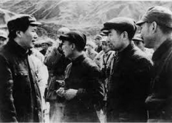 馮玉祥請客從不允許吸菸,但只有一人例外,主席:我要違反紀律了 馮玉祥請客從不允許吸菸,但只有一人例外,主席:我要違反紀律了