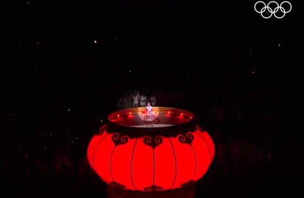 2004年雅典奧運會閉幕式結束後,張藝謀被罵得很慘 2004年雅典奧運會閉幕式結束後,張藝謀被罵得很慘