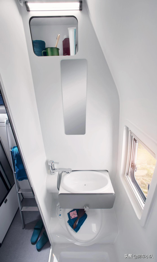 居然是一輛房車獲得了2021年紅點設計大獎！德國的Alphavan房車