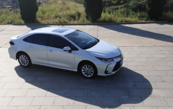 卡羅拉雙擎行駛3萬公里,車主分享3個優點3個缺點 卡羅拉雙擎行駛3萬公里,車主分享3個優點3個缺點