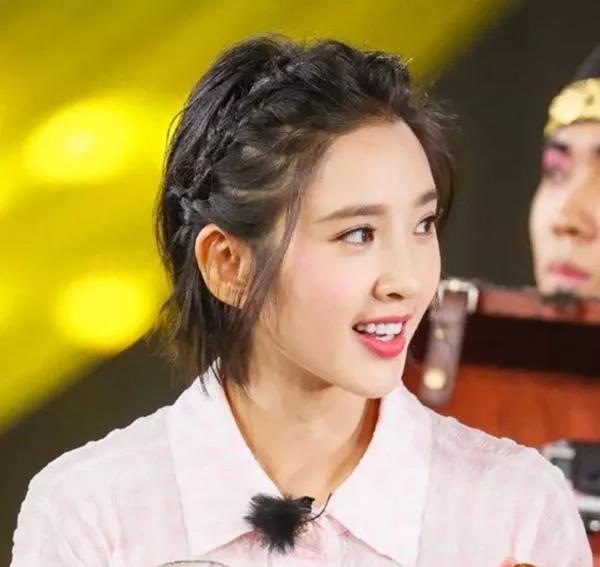 俏皮可愛唐藝昕 俏皮可愛唐藝昕