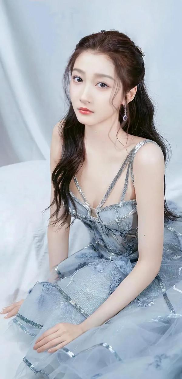 不一樣的關曉彤