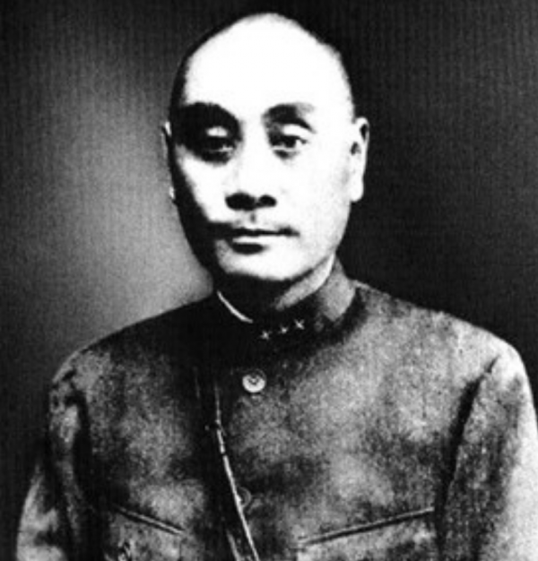 賣菜小夥成蔣介石替身,瞞過宋美齡卻被劉湘一眼識破,他結局如何 賣菜小夥成蔣介石替身,瞞過宋美齡卻被劉湘一眼識破,他結局如何