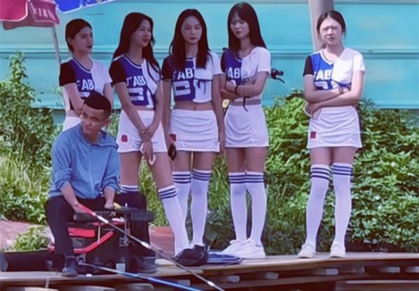 “美女伴釣”開始風靡,連大師們也是這樣,釣魚圈到底怎麼了? “美女伴釣”開始風靡,連大師們也是這樣,釣魚圈到底怎麼了?