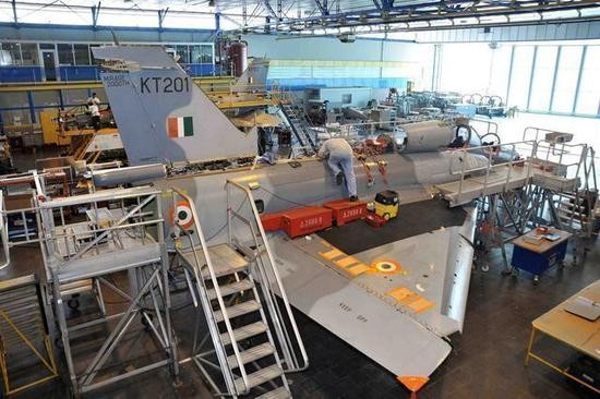 來自蘇30的無奈：印度手把手教都學不會，中國卻轉眼玩出先進戰機