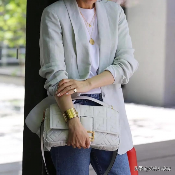 五六十歲不想有“大媽感”？看52歲的福岡佳子，優雅又減齡