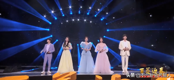 12位女星衛視春晚狀態！楊穎唐嫣美得亮眼，關曉彤大長腿厲害了