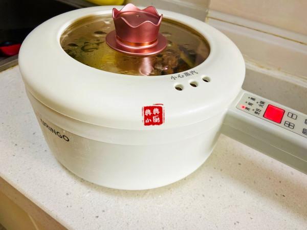 天冷來個一鍋燉，真是太喜歡這種吃法了，想吃的都可以吃到