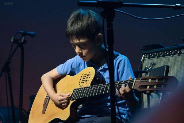 《爸哪》6個萌娃顏值差異大，王詩齡靈氣流失，霓娜青春尷尬期