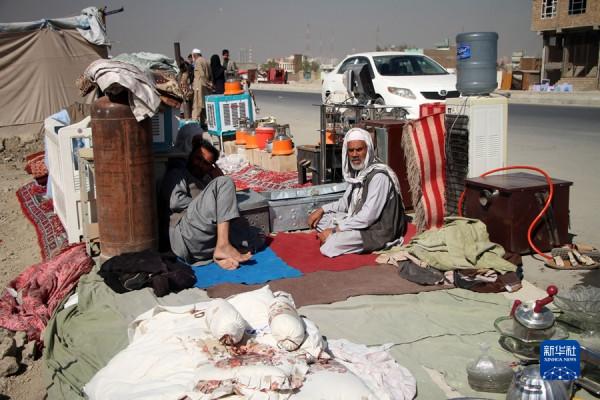 走進喀布林的二手市場 走進喀布林的二手市場