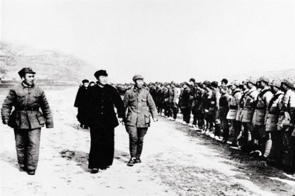 周恩來與博古的一次長談:我們都不適合當統帥 周恩來與博古的一次長談:我們都不適合當統帥