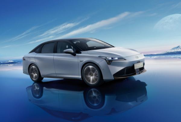 小鵬P5上市，聯手這幾款品質純電動車，共阻特斯拉進20萬元內