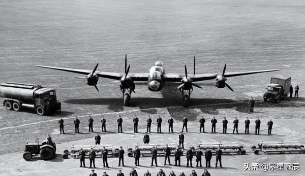 王牌飛行員奇遇:駕駛直升機在空中遭遇15米巨蟒,真相成謎 王牌飛行員奇遇:駕駛直升機在空中遭遇15米巨蟒,真相成謎