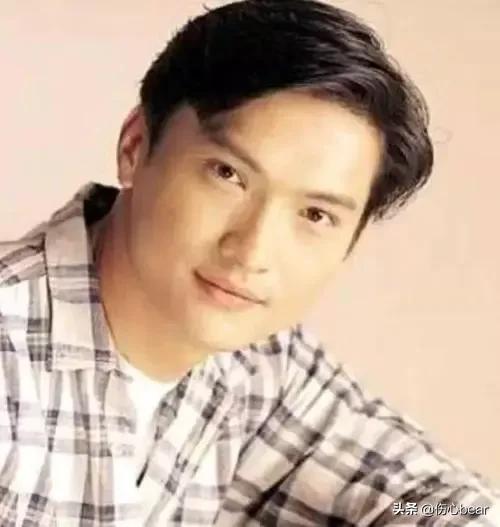 明明是正常人卻生出殘疾孩子的7個明星,他們各個讓人心疼 明明是正常人卻生出殘疾孩子的7個明星,他們各個讓人心疼