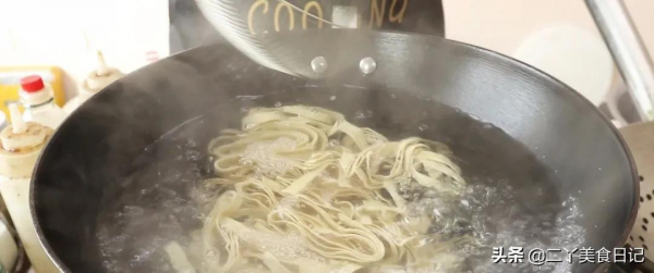 天冷了，推薦這道熱乎乎的燉菜，軟爛鮮香營養全，大人小孩都愛吃