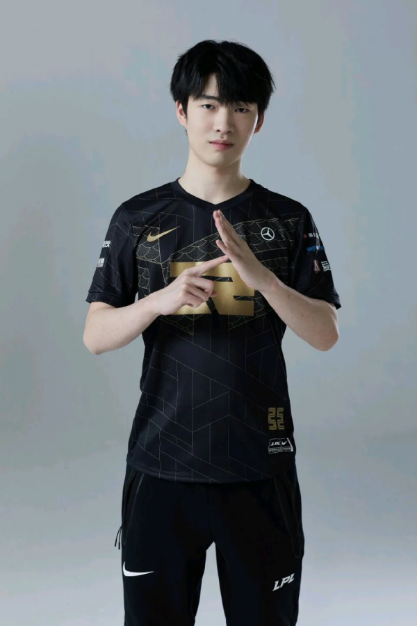 Cryin無緣2021年度最佳中單提名，而icon居然入榜