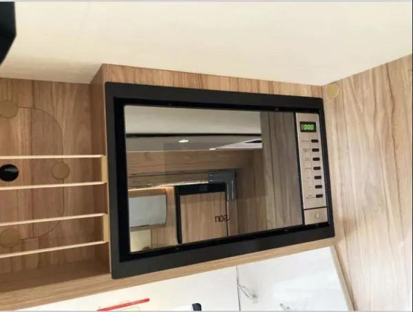 隆翠1號C638雙拓展旗艦版：銀白色車身科幻風拉滿 整合前沿黑科技