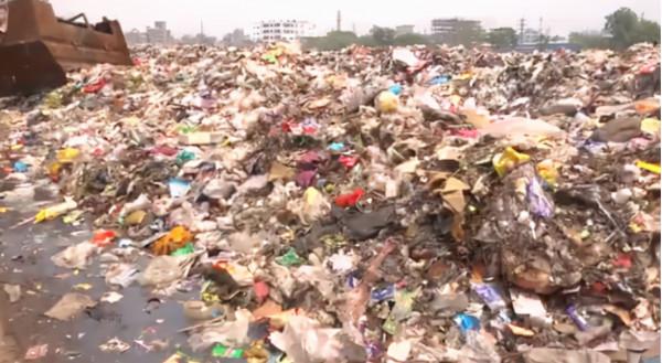 孟加拉國首都變成垃圾廠,生命之後裡沒有一條活魚 孟加拉國首都變成垃圾廠,生命之後裡沒有一條活魚