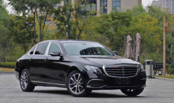 四大轎車“年度銷冠”鎖定：凱美瑞或取代雅閣，寶馬5系稱王！