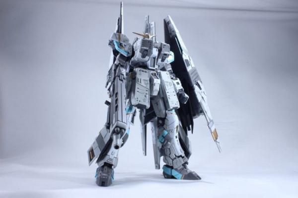 全新塗裝，RG比例牛高達模型