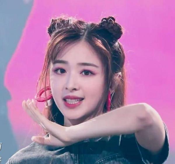 “超女”第一二三四梯隊都有哪些代表？李宇春獨一檔，鬱可唯呢？