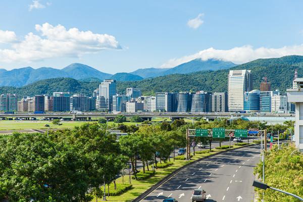 樓市降價潮籠罩之下，買房首選這5種房子，確保抗跌又好轉手