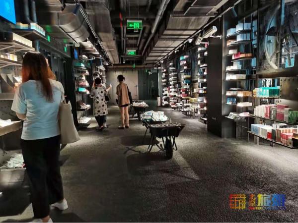 沒想到!在北京西單能逛“森林公園”,還能在公園裡逛商場! 沒想到!在北京西單能逛“森林公園”,還能在公園裡逛商場!