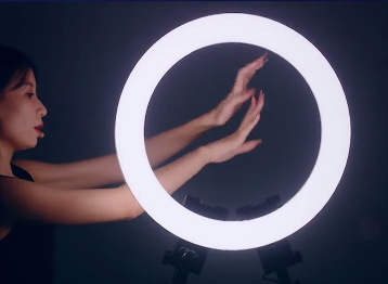 首播收視就拿下第1，謝霆鋒孟非的這檔綜藝憑什麼這麼“橫”？