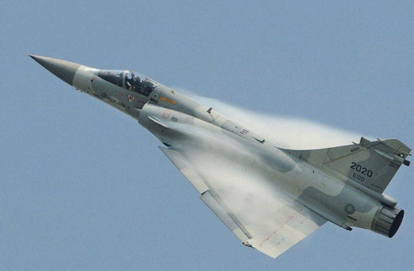 1981中國空軍取消訂單，英商索賠一個億，約旦空軍關鍵時刻救場