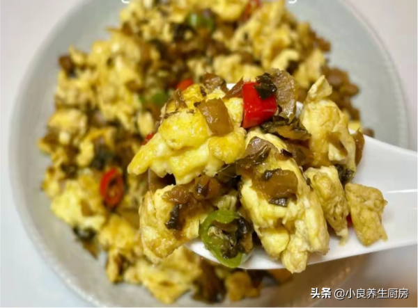 春季，碰見這菜多買點，搭配雞蛋是絕配，解饞味道好，太香了