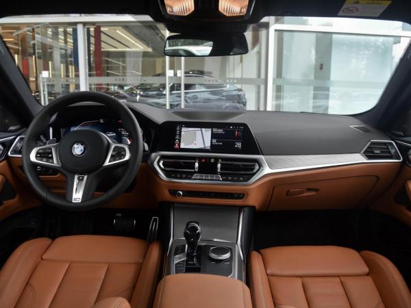 火到排隊等，5.8秒加速，進口自動擋豪華雙門車，帶你看寶馬4系