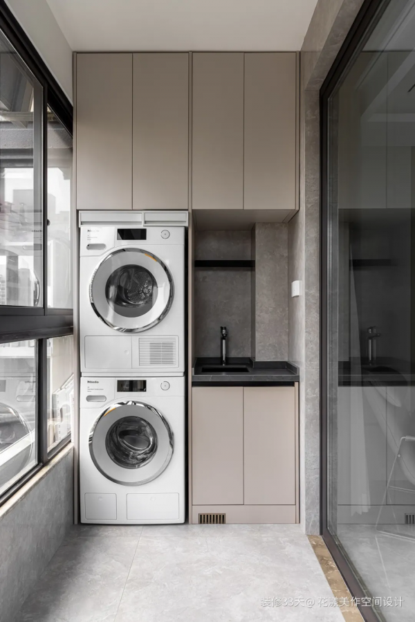 大長桌客廳,大書牆書房 大長桌客廳,大書牆書房