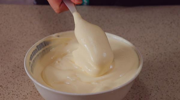 做蛋糕,別隻會用烤箱,家裡有電飯鍋就能做,不會糊鍋也不粘底 做蛋糕,別隻會用烤箱,家裡有電飯鍋就能做,不會糊鍋也不粘底