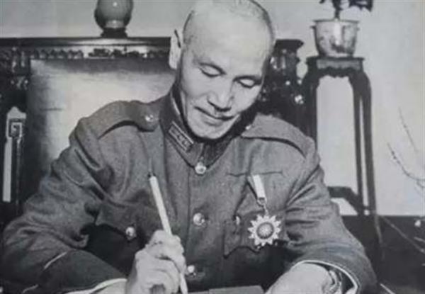 1945年重慶談判，蔣介石讓毛主席擔任省長，主席聽後什麼反應？