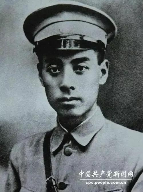 1976年1月8日，敬愛的周總理與世長辭，他一生為國為民，鞠躬盡瘁