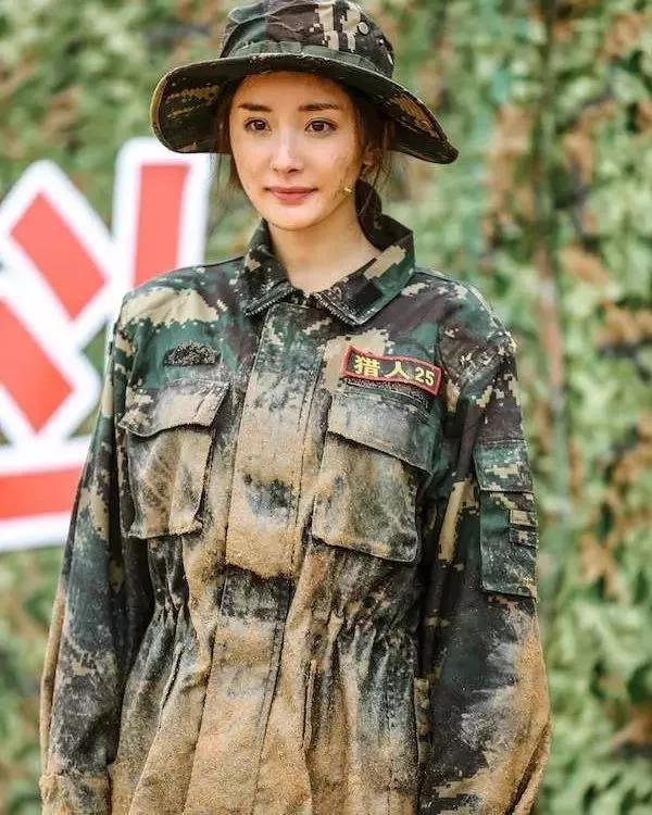 楊冪當過兵？中國人民解放軍：空軍。一起來看看吧