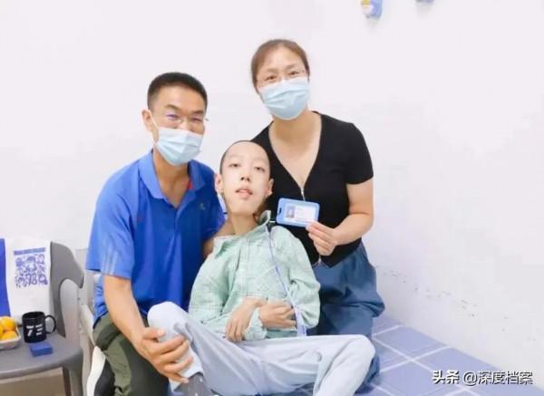 體重只有18公斤卻考上985大學，北航新生邢益凡的故事，讓人淚目