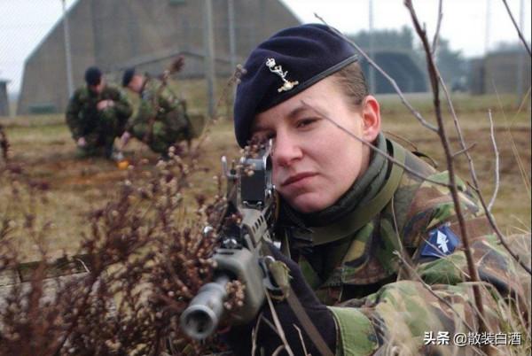 英國曾派六千女兵前往阿富汗等地，為何大量撤回？懷孕的人太多了