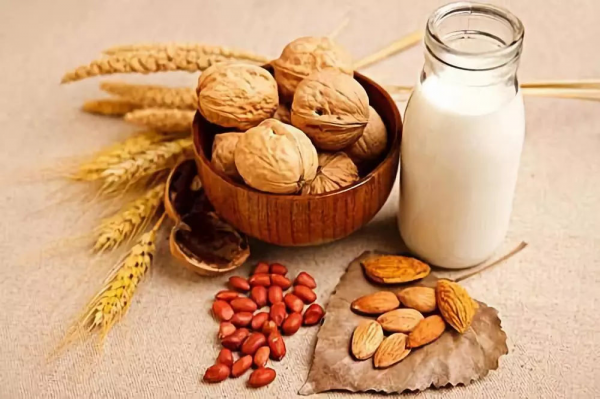 60歲以上老年人，想健康長壽，要多注意補充哪些營養？一文說清