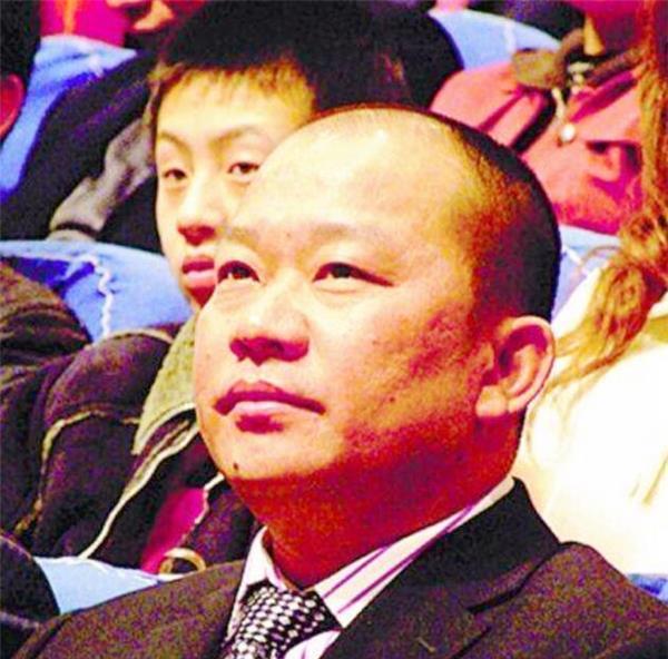 包頭富豪金利斌：24歲擺地攤，身價25億，為何卻在功成名就時自焚