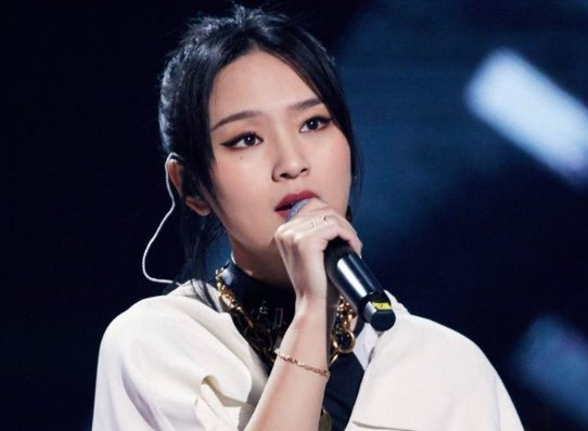 是不是所有中性風,最後都會變成長髮有女人味? 是不是所有中性風,最後都會變成長髮有女人味?