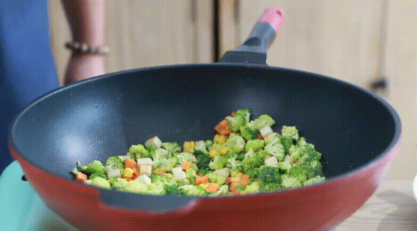 誰吃誰瘦！明星同款無米炒飯，好吃低卡高顏值，快來學