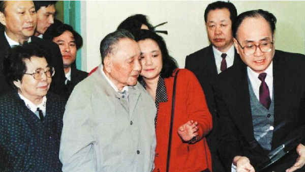 他是葉挺的兒子，是我國地空導彈專家，後創辦先科集團，活了82歲