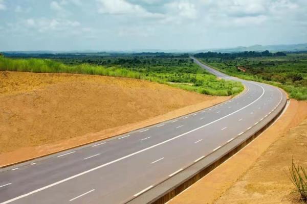 整整8年，中國在剛果修建1條公路，耗資28億美元，難度多大？