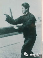 松腰是練功的基礎 松腰是練功的基礎