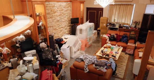 屋主花4.5萬僱12位整理師上門整理，卻依然“整理不到位”？