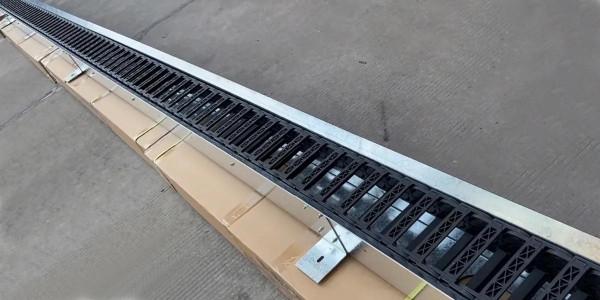 塑膠拖鏈前後端如何固定