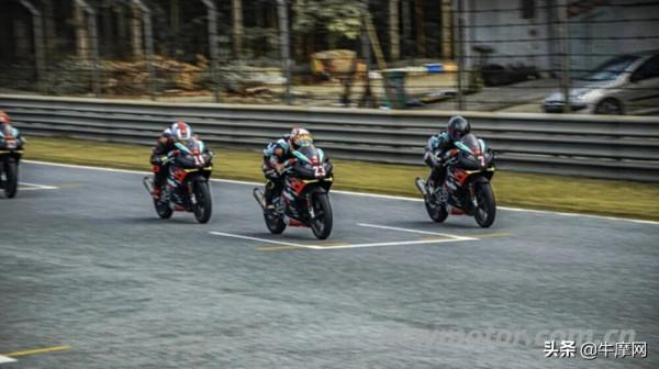 萌新女車手的比賽初體驗 阿普利亞GPR250R統一賽