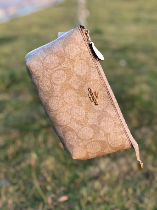 大號零錢包 耐用簡單 出門可裝鑰匙 零錢等 是你想要的嗎？