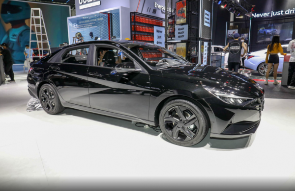 思域不香了?現代伊蘭特出黑騎士限量版,燃油表現亮了 思域不香了?現代伊蘭特出黑騎士限量版,燃油表現亮了